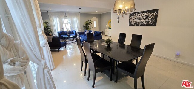 Foto del edificio - 139 Rexford Dr