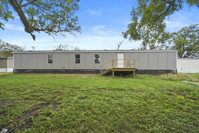 Foto del edificio - 113 Country Oaks St