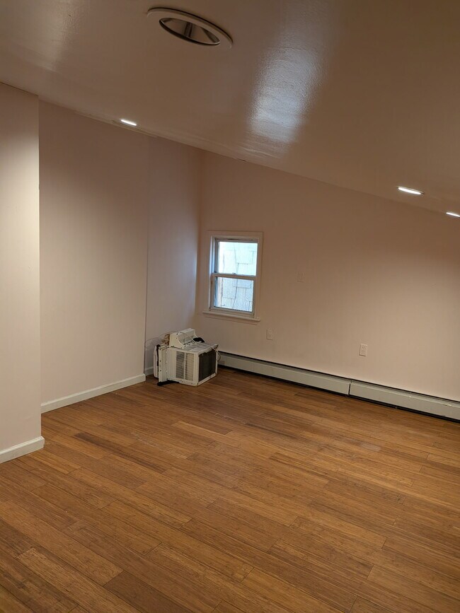 Foto del edificio - 4413 65th St