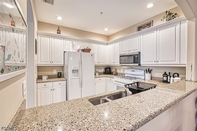 Foto del edificio - 3230 Cottonwood Bend