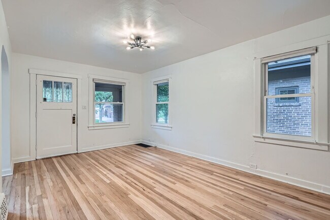 Foto del edificio - 960 Monroe St