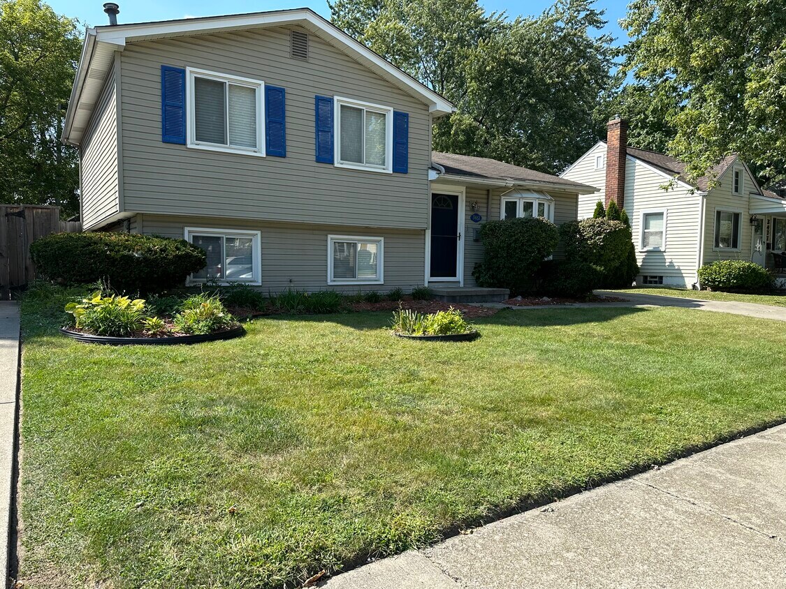Primary Photo - 3461 Thomas Ave