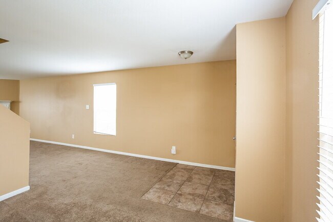 Building Photo - 424 W Warrior Ct