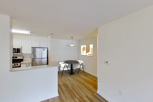 Foto del edificio - 1000 Avalon Dr