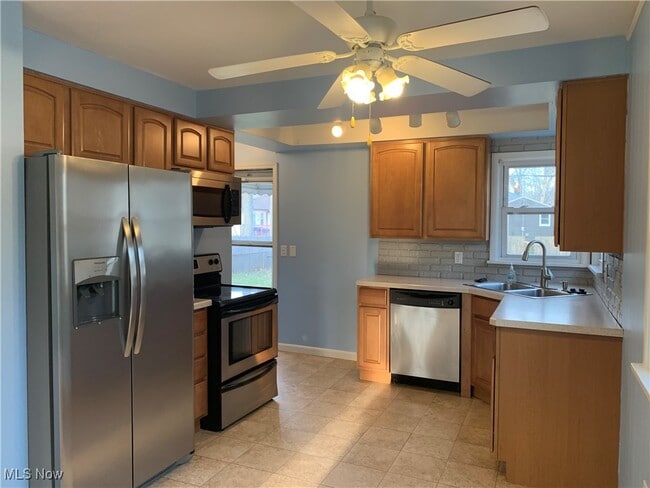 Building Photo - 1861 Eaton Dr