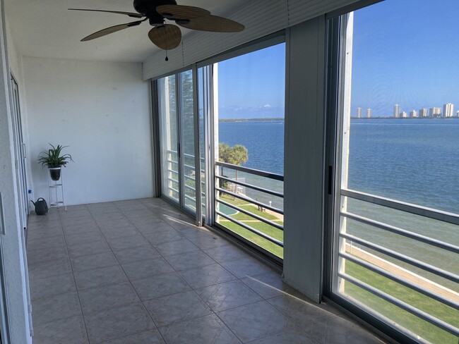 Screened in balcony - 501 Lake Shore Dr