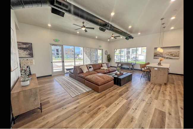 Building Photo - 2305 E 830 S