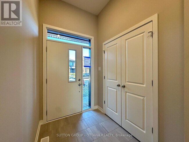 Building Photo - 1047 Acoustic Wy