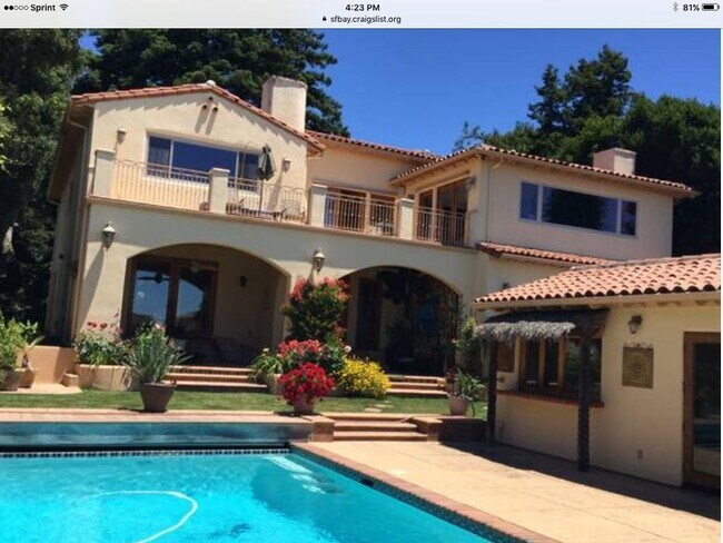 Building Photo - 7429 Mesa Dr