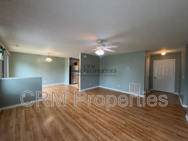 Building Photo - 1058 Springwater Rd