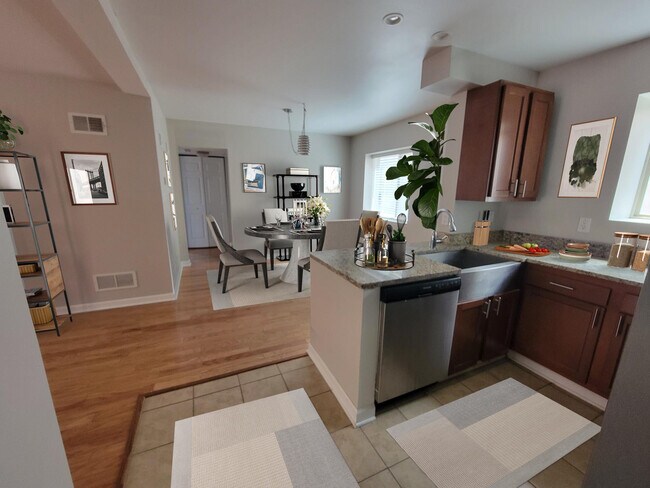 Photo - 253 Beverly Rd Apartments