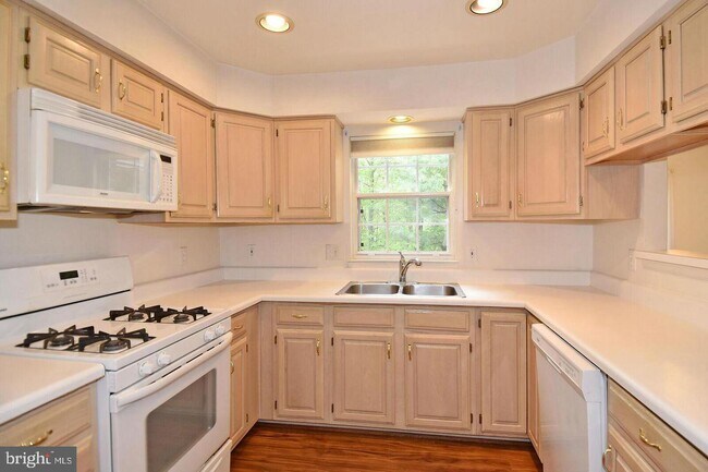 Building Photo - 1414 Park Garden Ln