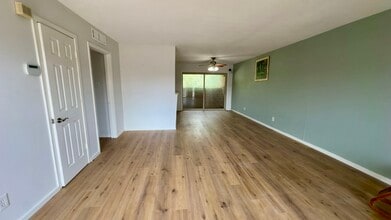 Building Photo - 3809 N Braeswood Blvd
