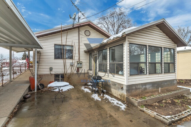 Building Photo - 357 S 200 W St