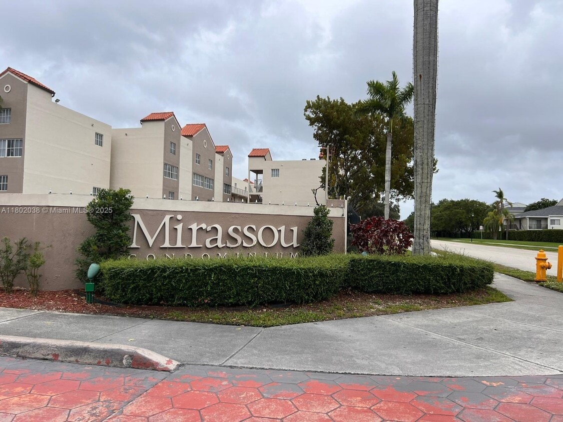 Primary Photo - 6045 NW 186th St