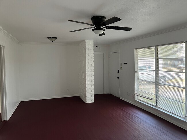 Foto del edificio - 1306 Scarborough Ln