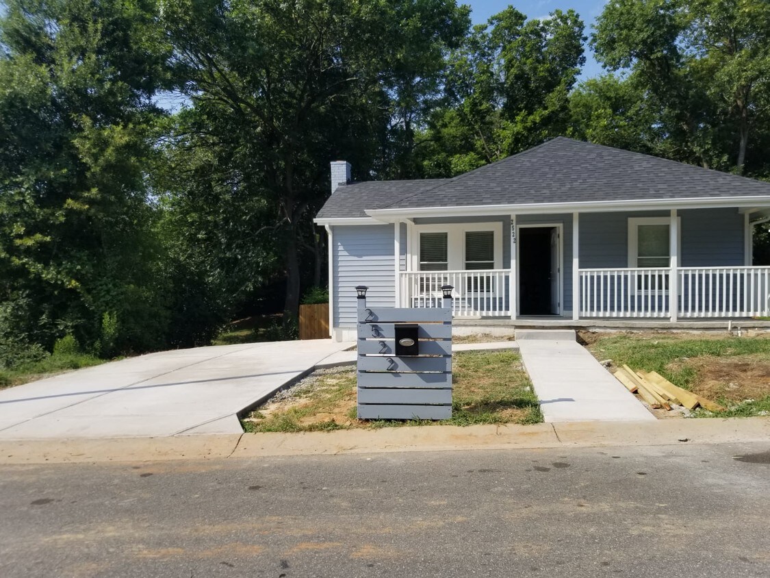 2522 Pitts Dr, Charlotte, NC 28216 House Rental in Charlotte, NC