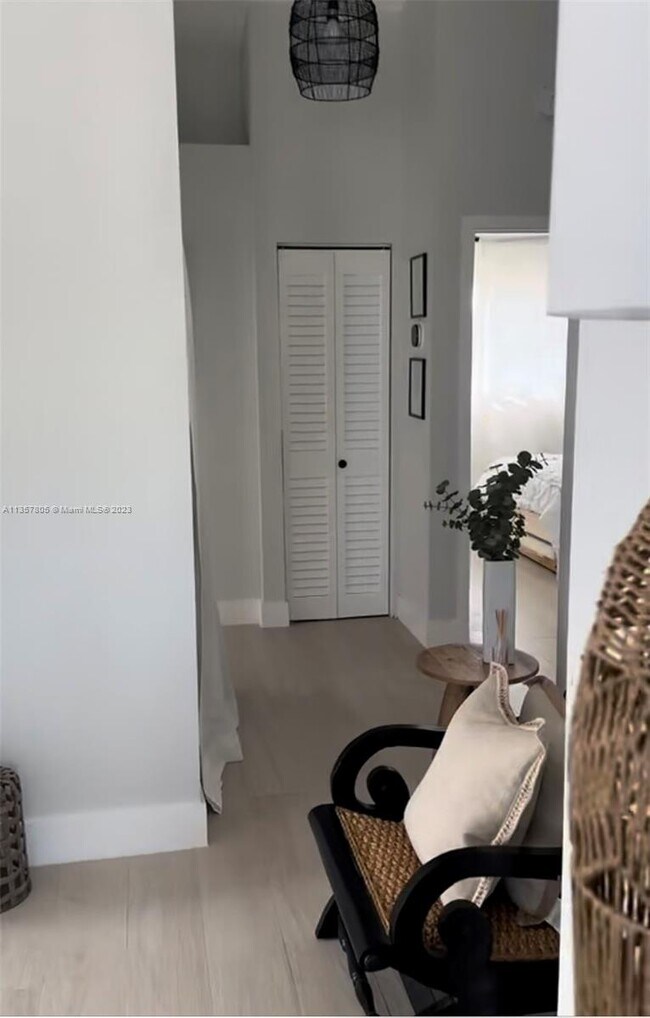 Foto del edificio - 811 Bonito Ln