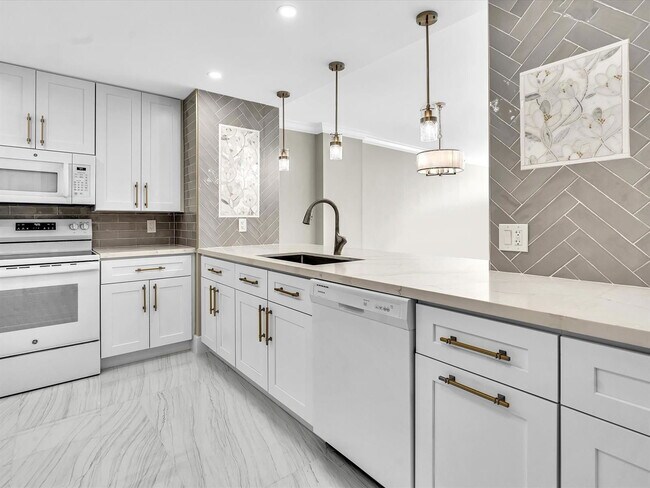 Foto del edificio - 1150 Hillsboro Mile Apt #1150, Hillsboro B...