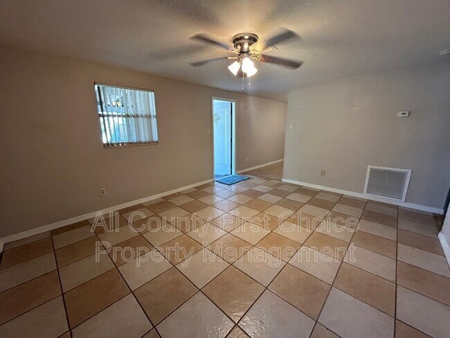 Foto del edificio - 8501 N Temple Ave