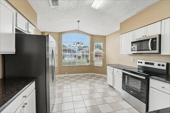 Building Photo - 1428 Abberton Dr