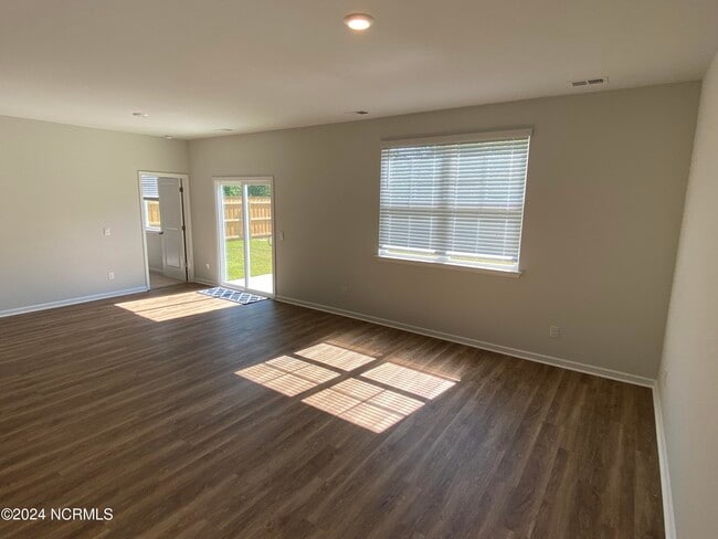 Building Photo - 2067 Bella Pt Dr
