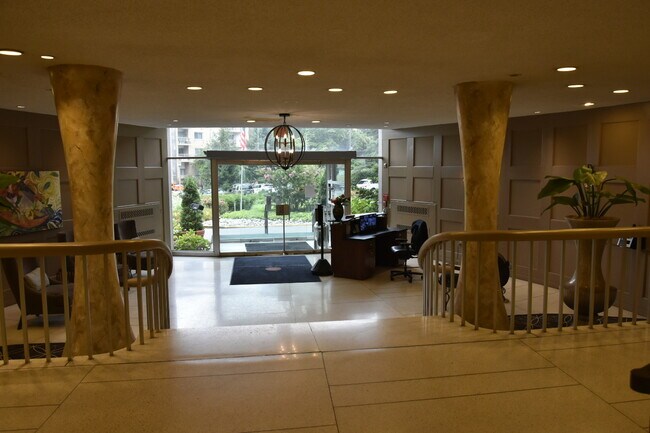 Foto del edificio - 100 West Ave
