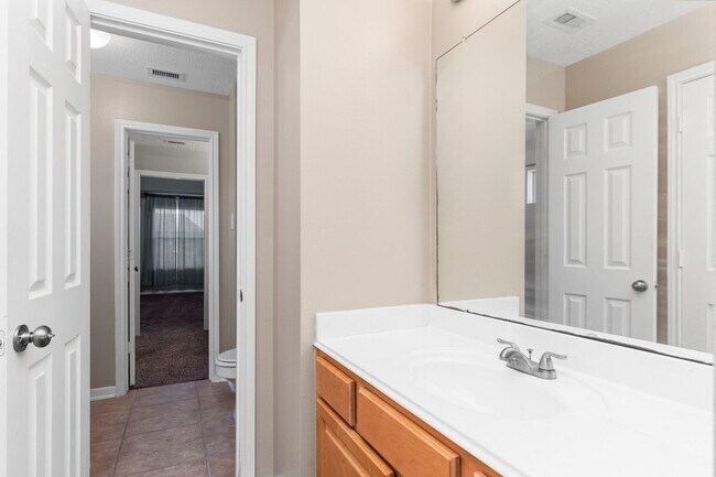 Foto del edificio - 3531 Shoreview Ln