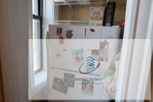Building Photo - 2 bedroom in CHICAGO IL 60622