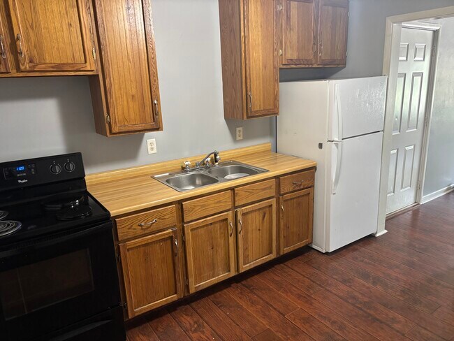 Foto del edificio - 703 N Ohio St