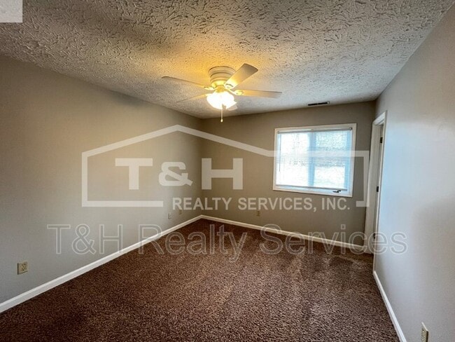 Building Photo - 1527 Stacy Lynn Dr