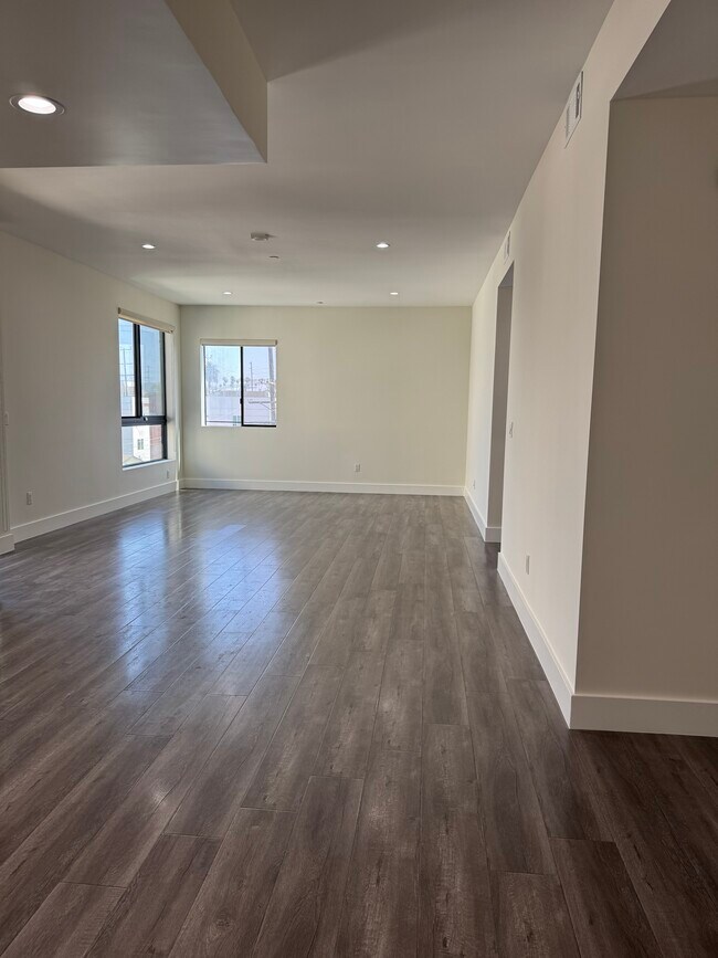 Foto del edificio - 1046 S Serrano Ave