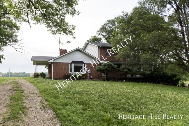 Building Photo - 4 bedroom, 3 full bath home in Sugarcreek ...