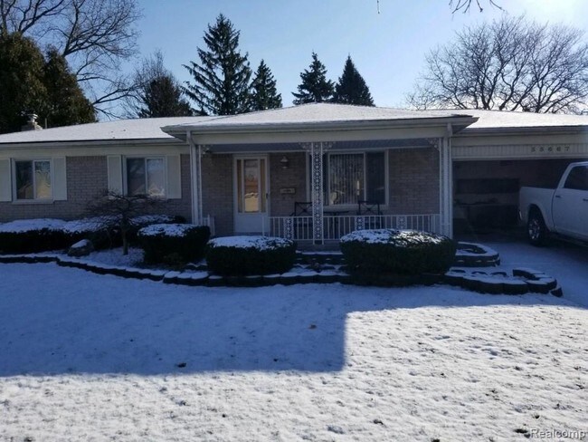 Building Photo - 35667 Elmira St