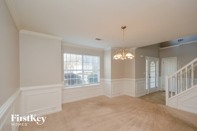 Building Photo - 620 Lakeridge Ct