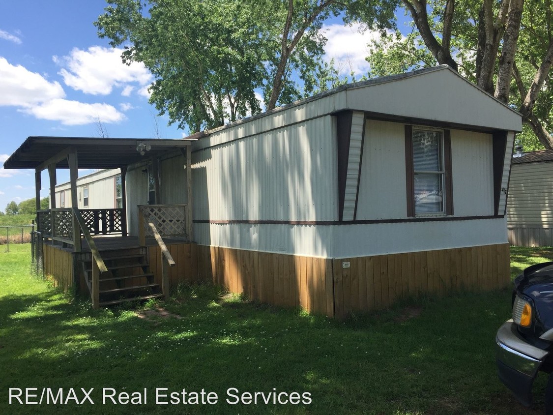 Primary Photo - 412 Maplewood Dr