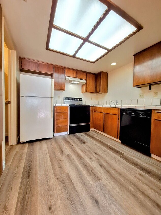 Spacious First Floor 2bd Condo With Laundr... - Spacious First Floor 2bd Condo With Laundr...