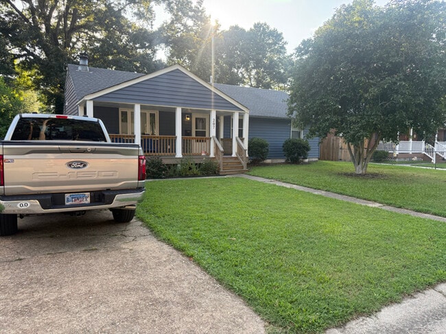 Building Photo - 207 Winchester Dr