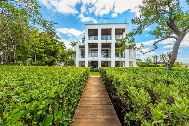 Building Photo - 755 S Mashta Dr