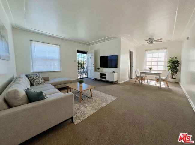 Foto del edificio - 2501 Venice Blvd.