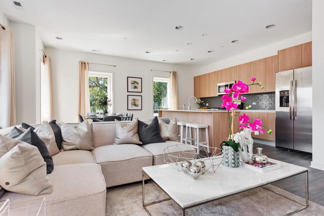 Foto del edificio - 8467 Grand Ave