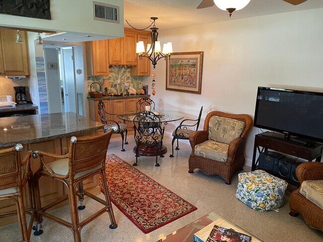 Foto del edificio - 700 Bayshore Dr