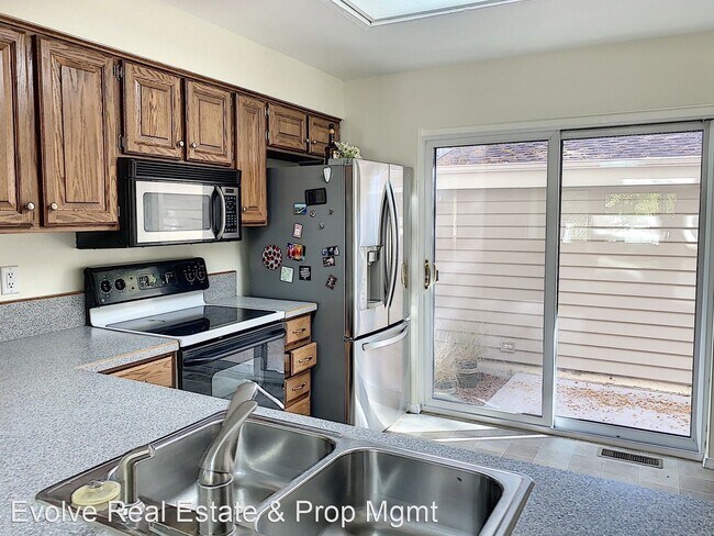 Foto del edificio - 3 br, 2.5 bath House - 7925 W Layton Ave #605