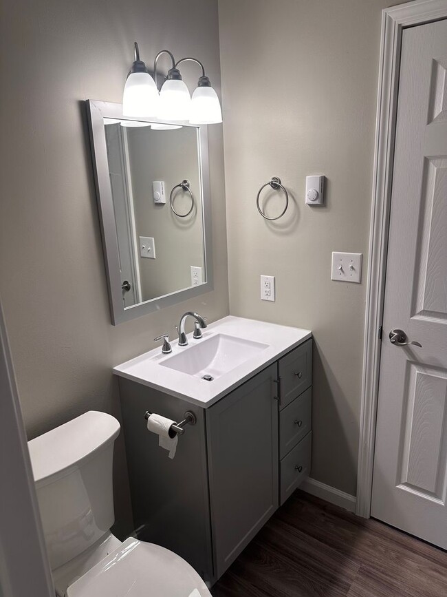 Building Photo - Remodeled Three Bedroom in Dayton