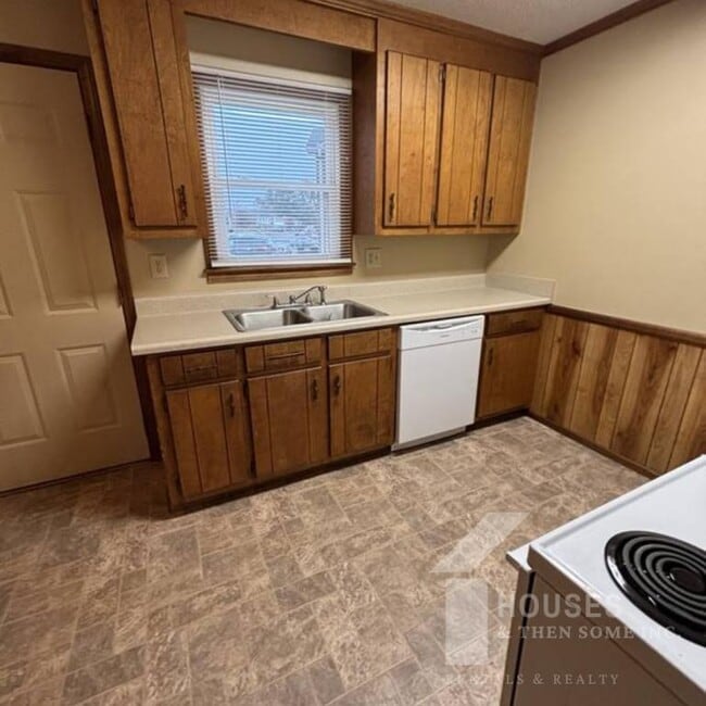 Building Photo - 120 New Prospect Church Rd