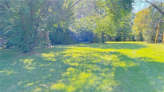 Foto del edificio - 122 Barnesville Rd