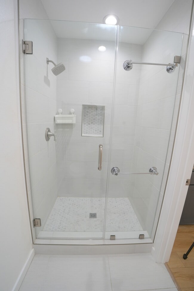 Building Photo - 3407 Volk Ave