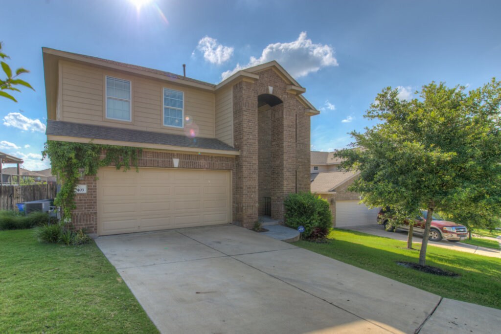 Primary Photo - Beautiful 2 story home in Ledgestone Commu...