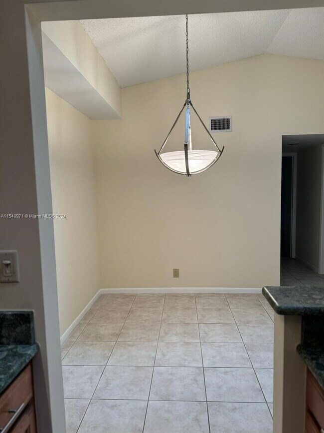 Building Photo - 2518 SE Anchorage Cove