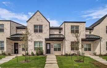 Building Photo - 1236 Arkansas Spgs St